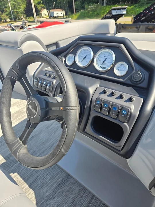 2027 Bentley - Image 11 of 16