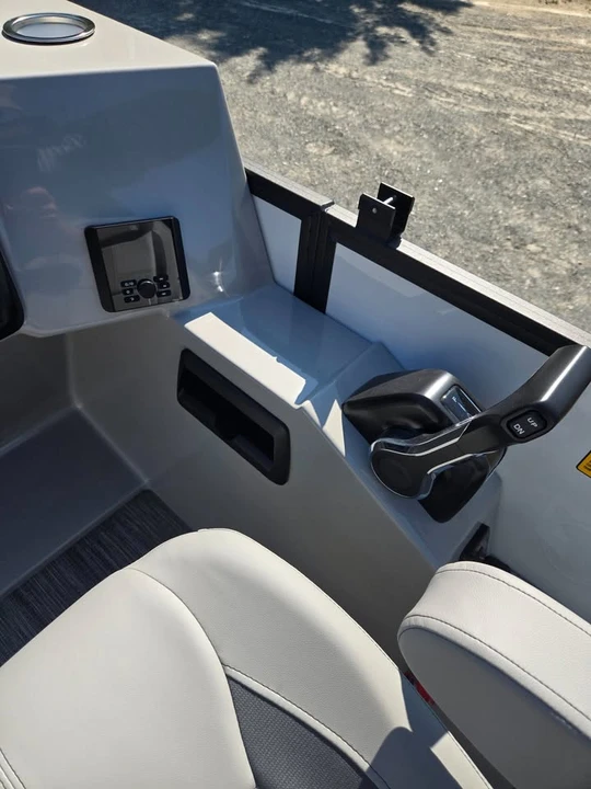 2027 Bentley - Image 13 of 16
