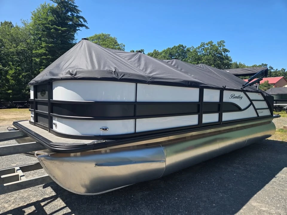 2027 Bentley - Image 2 of 16