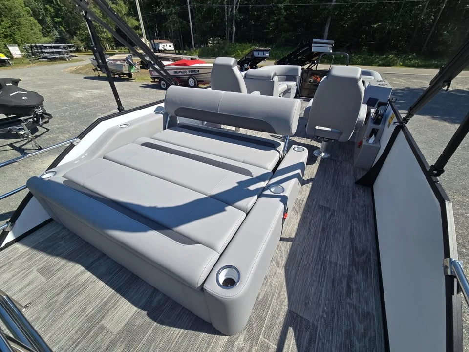 2027 Bentley - Image 14 of 16