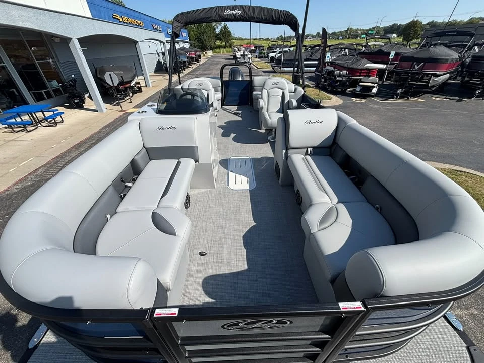 2027 Bentley - Image 17 of 20