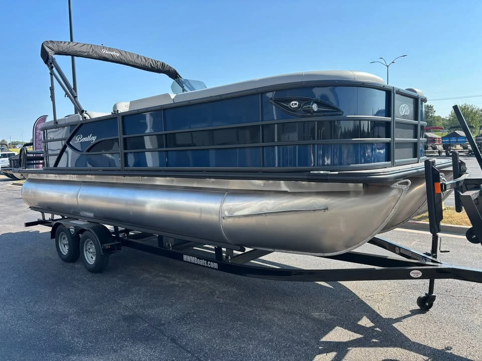 2027 Bentley - Image 12 of 20