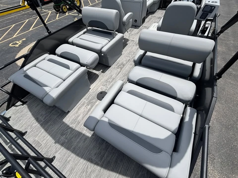 2027 Bentley - Image 19 of 20