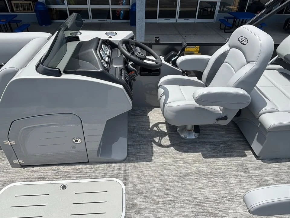 2027 Bentley - Image 10 of 20