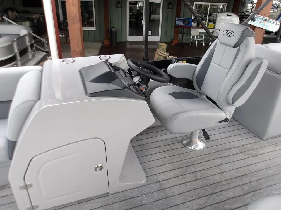 2027 Bentley - Image 8 of 10