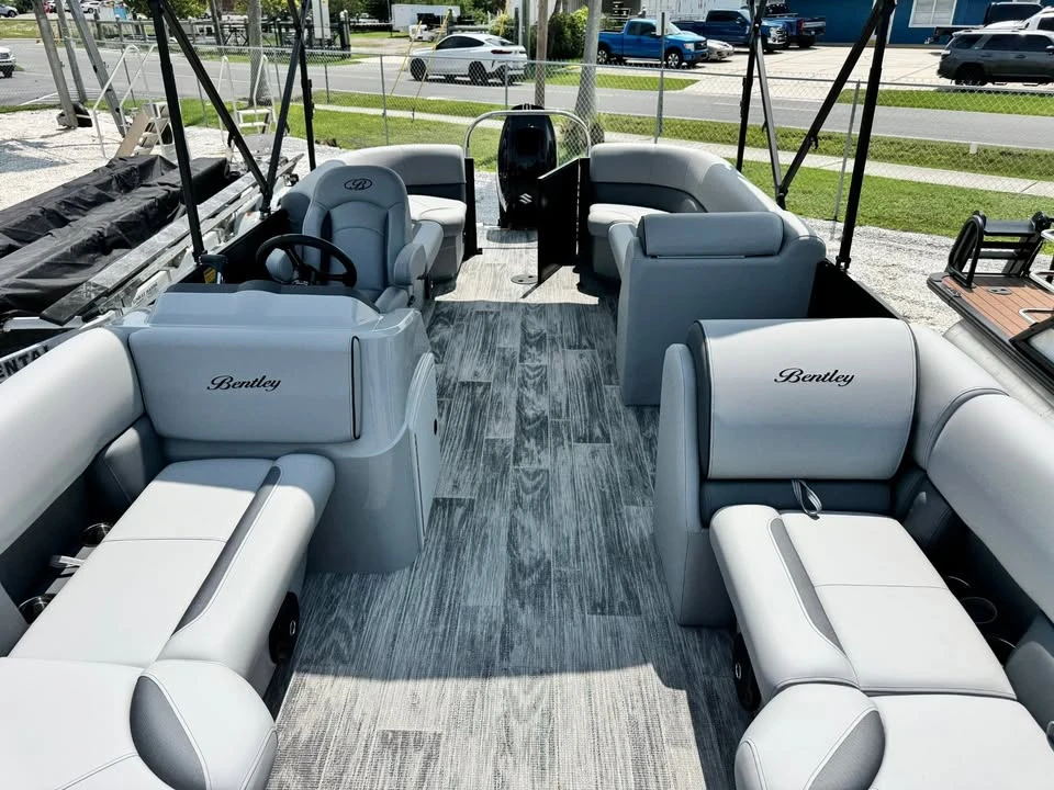 2027 Bentley - Image 7 of 20