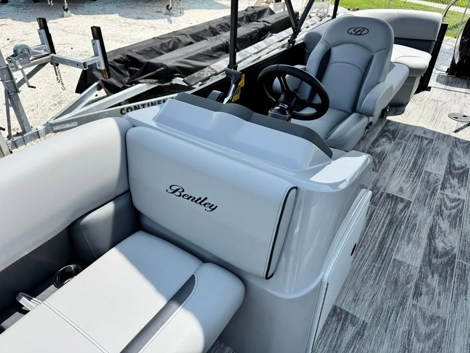 2027 Bentley - Image 8 of 20