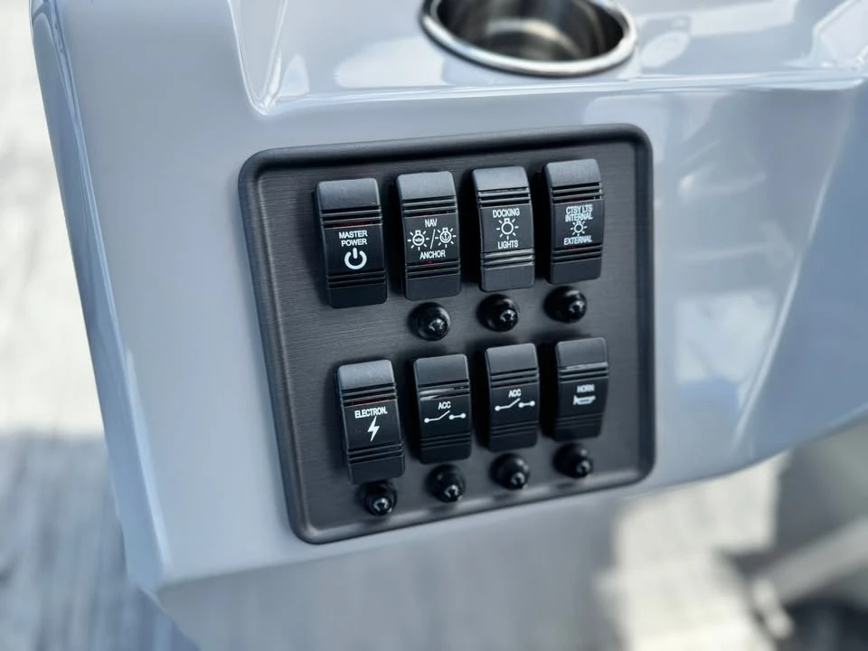 2027 Bentley - Image 17 of 20
