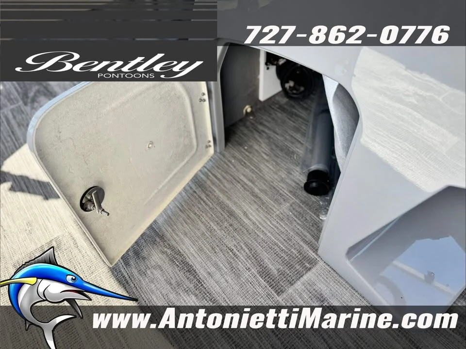 2027 Bentley - Image 16 of 20