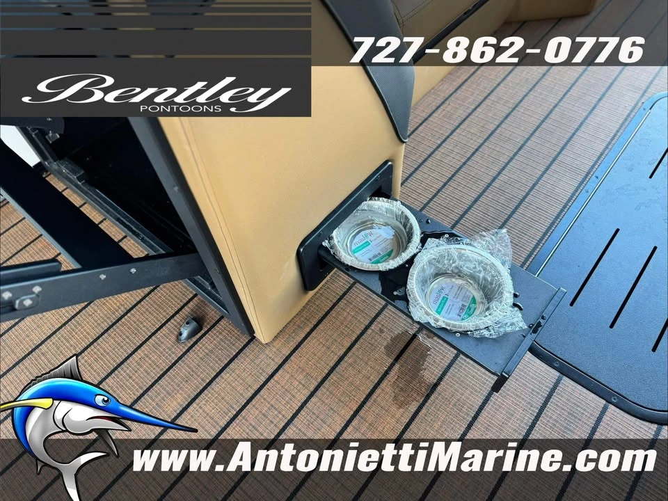 2027 Bentley - Image 16 of 19
