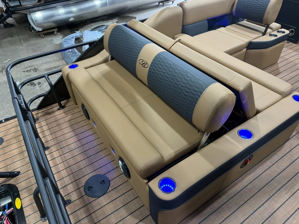2027 Bentley - Image 16 of 20