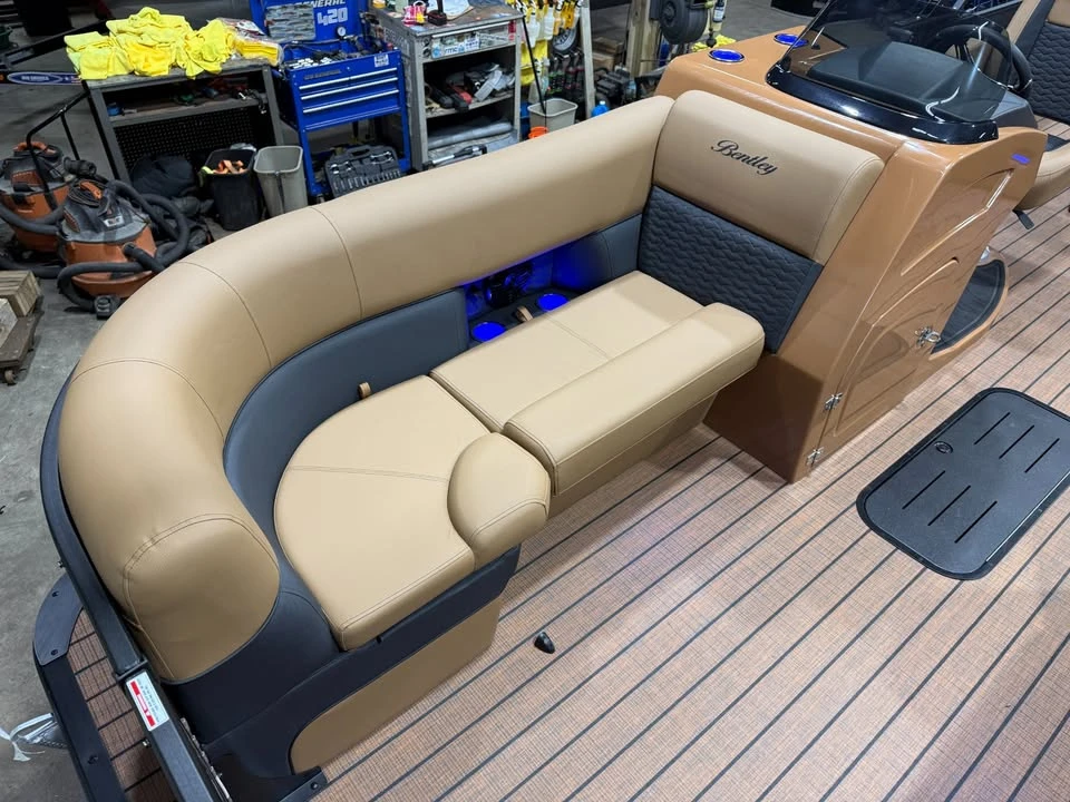 2027 Bentley - Image 8 of 20