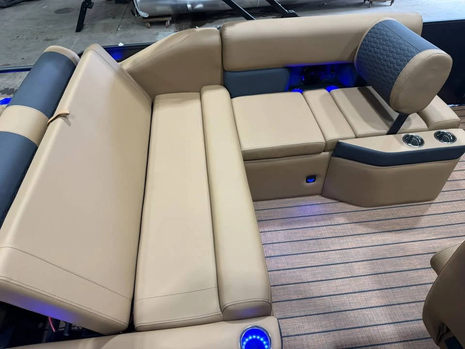 2027 Bentley - Image 14 of 20