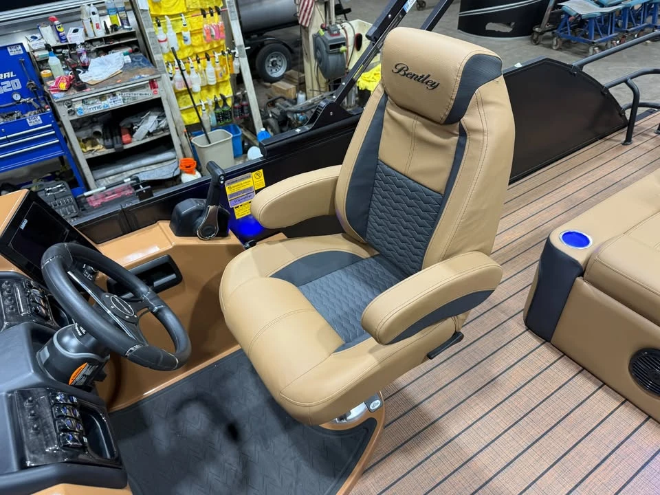 2027 Bentley - Image 10 of 20