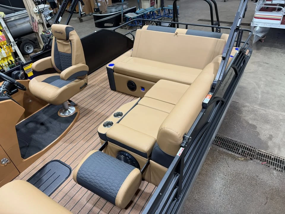 2027 Bentley - Image 2 of 20