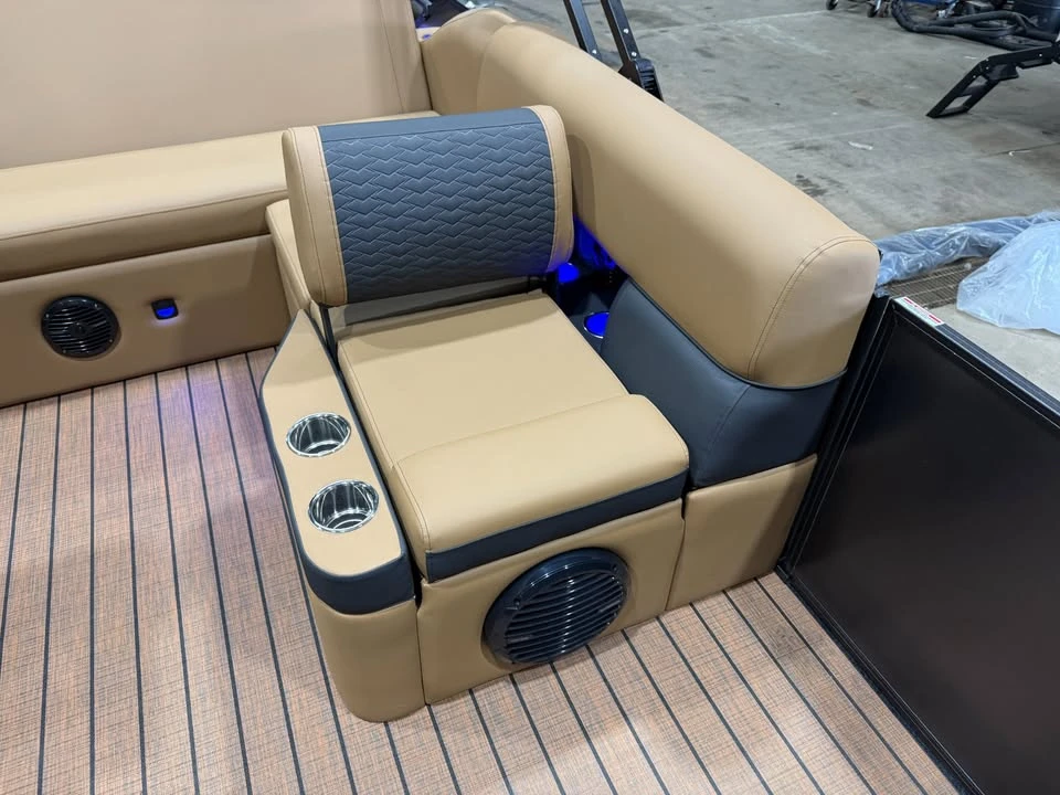 2027 Bentley - Image 13 of 20