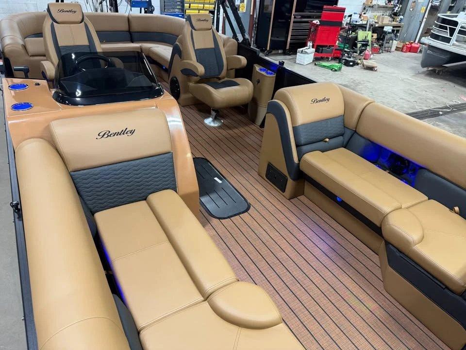 2027 Bentley - Image 17 of 20