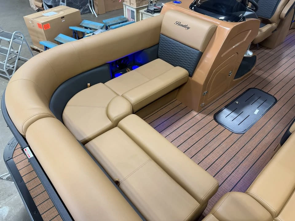2027 Bentley - Image 9 of 20