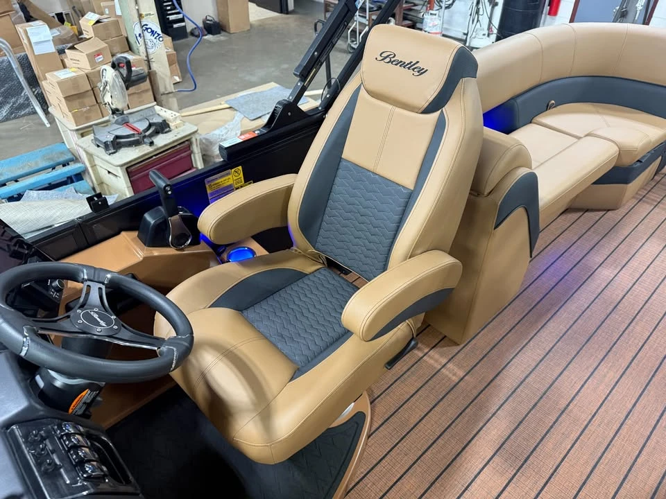 2027 Bentley - Image 13 of 20