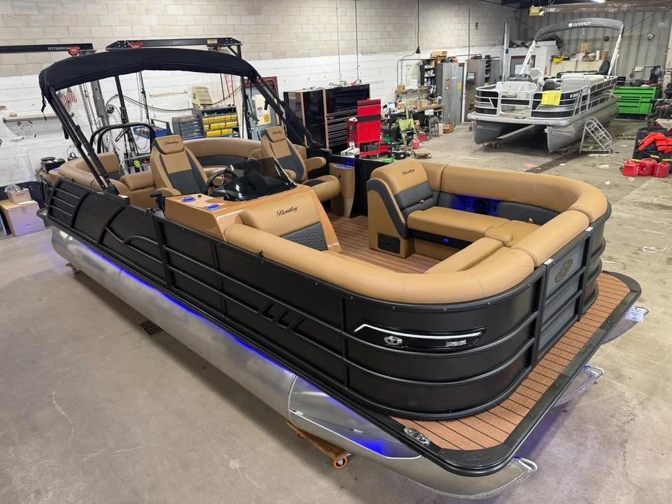 2027 Bentley - Image 19 of 20