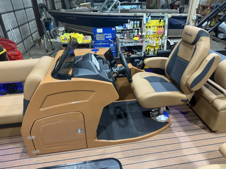 2027 Bentley - Image 12 of 20