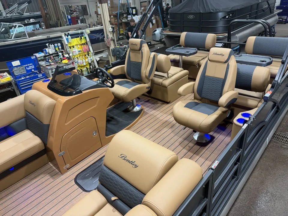 2027 Bentley - Image 4 of 20