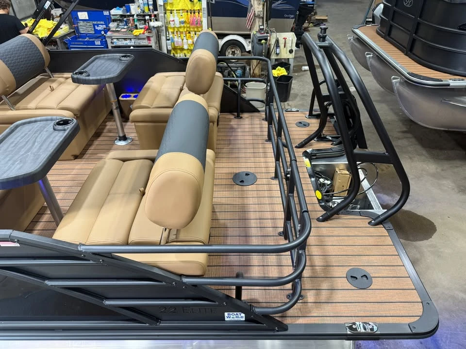 2027 Bentley - Image 6 of 20