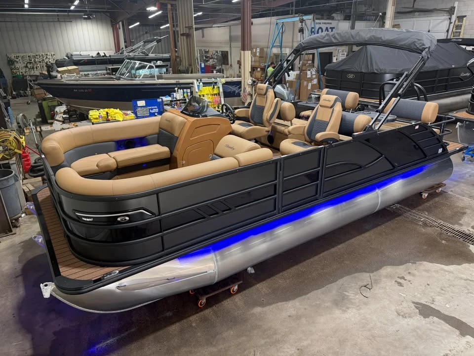 2027 Bentley - Image 2 of 20