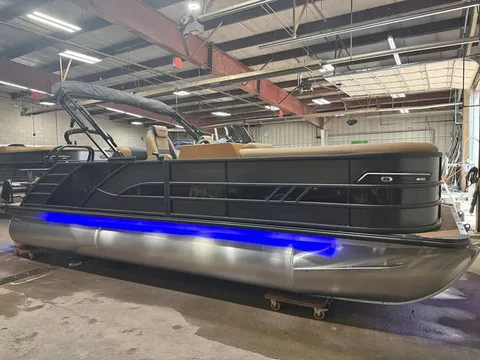 2027 Bentley Elite 223 Quad Swingback Tritoon