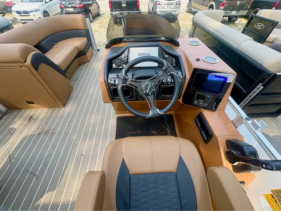 2027 Bentley - Image 6 of 8