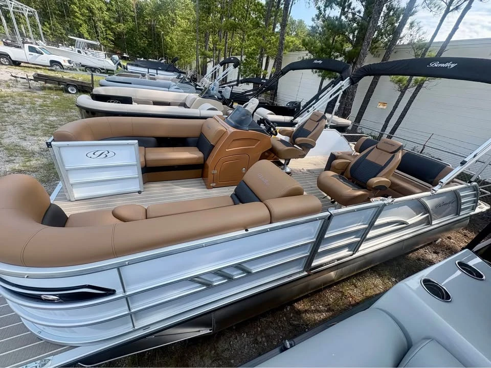 2027 Bentley - Image 2 of 8