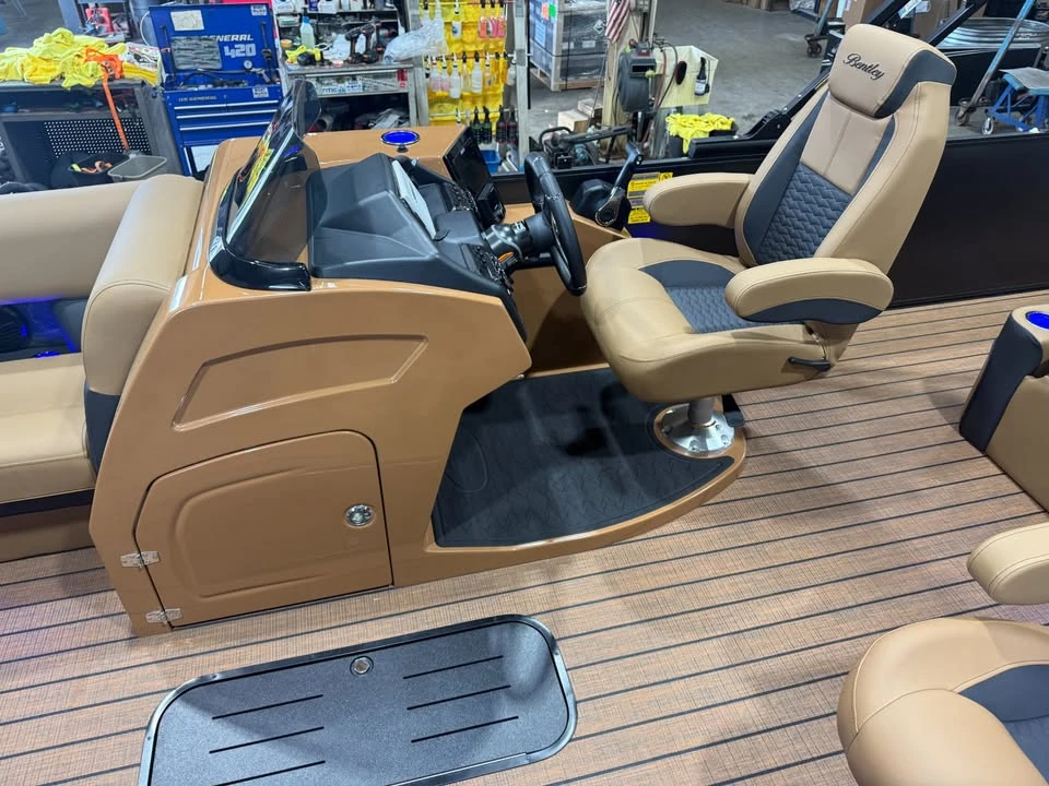 2027 Bentley - Image 11 of 20