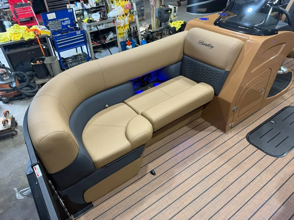 2027 Bentley - Image 8 of 20
