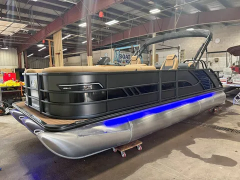 2027 Bentley Elite 223 Swingback Tritoon