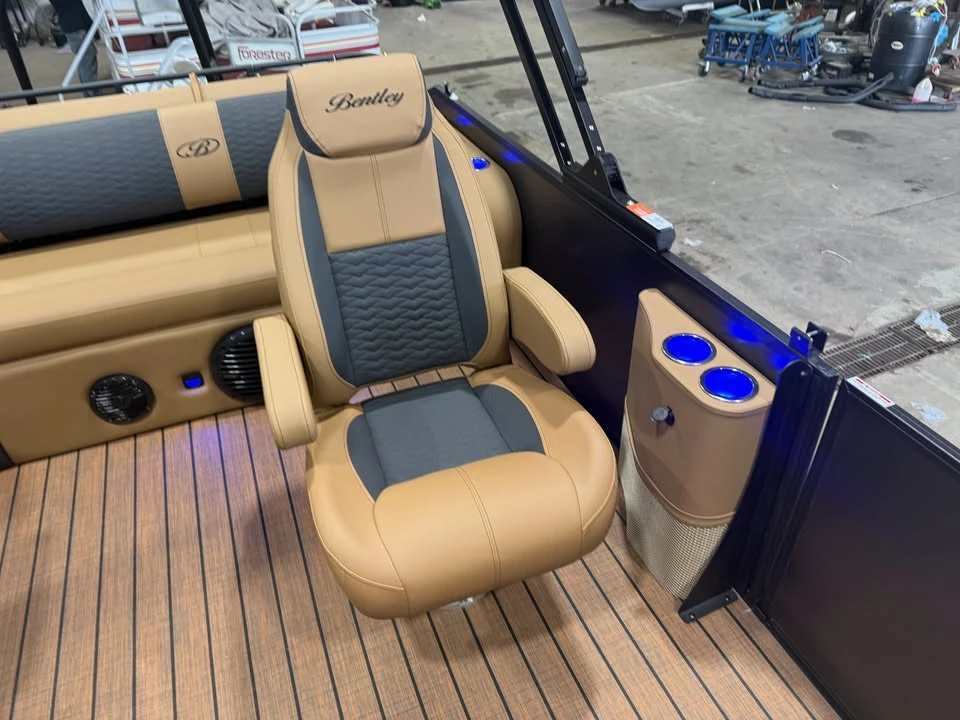2027 Bentley - Image 10 of 20