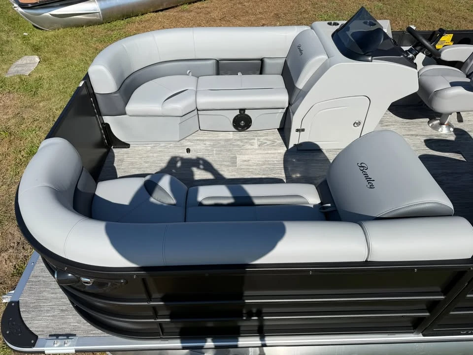 2027 Bentley - Image 3 of 20