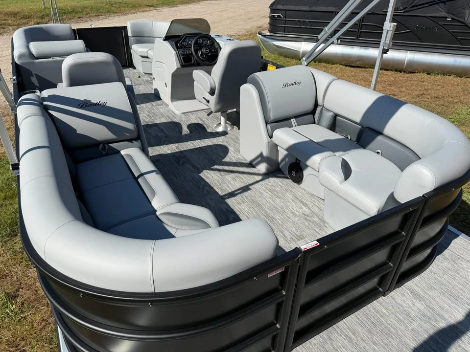 2027 Bentley - Image 16 of 20