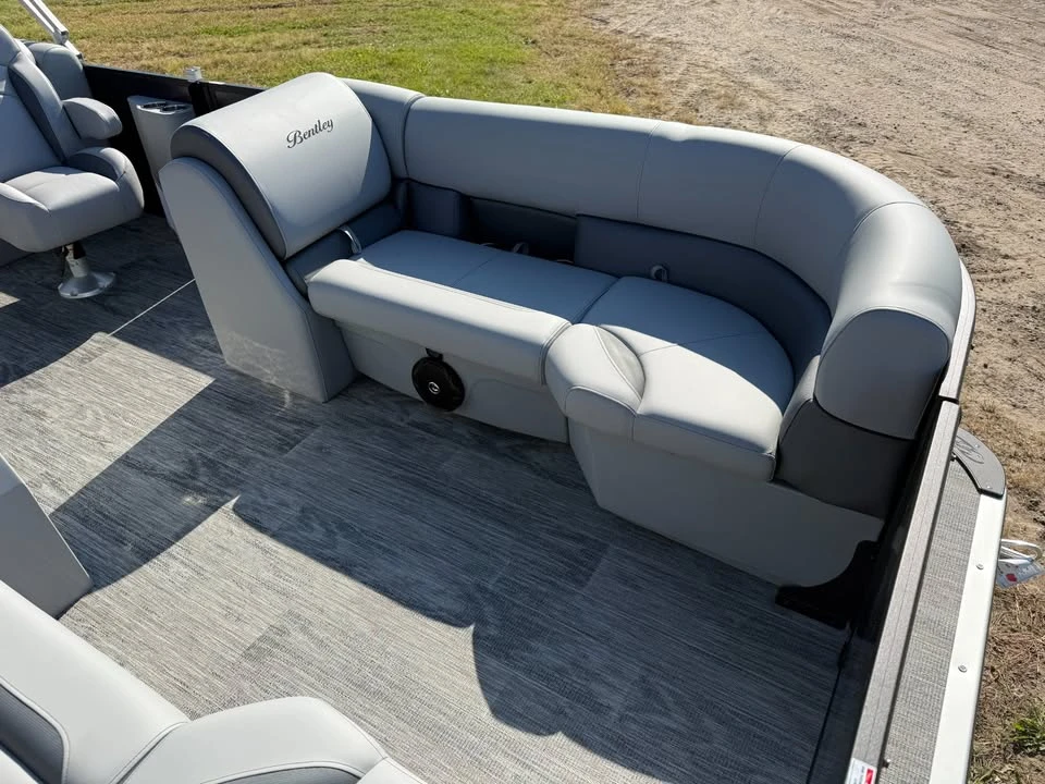 2027 Bentley - Image 8 of 20