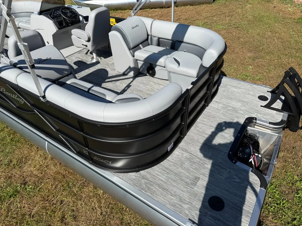 2027 Bentley - Image 5 of 20