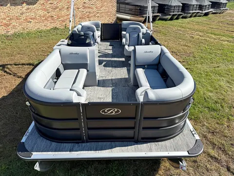 2027 Bentley Legacy 220 Navigator Quad Lounge Pontoon
