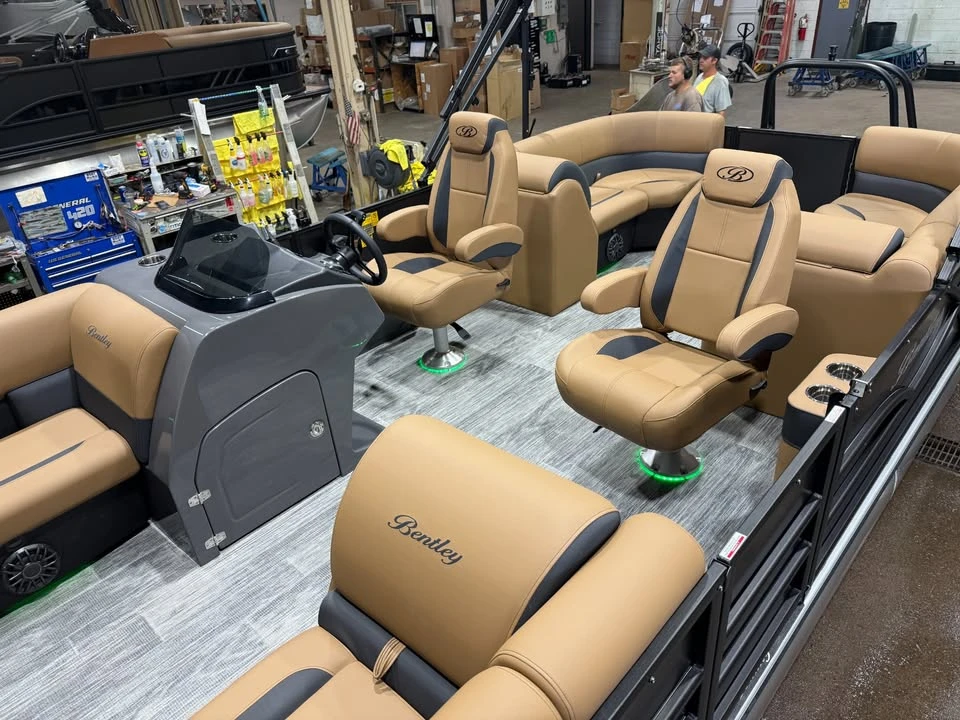2027 Bentley - Image 3 of 19
