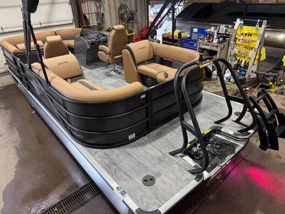 2027 Bentley - Image 19 of 19