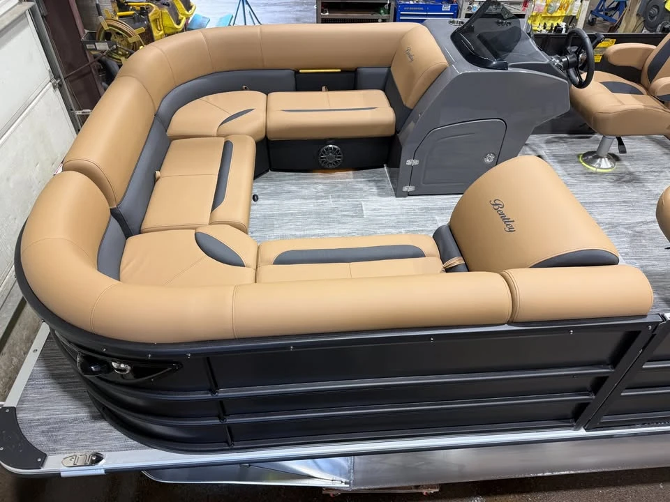 2027 Bentley - Image 2 of 19