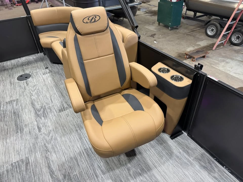 2027 Bentley - Image 10 of 19