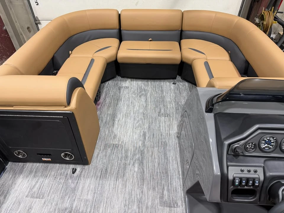 2027 Bentley - Image 11 of 19