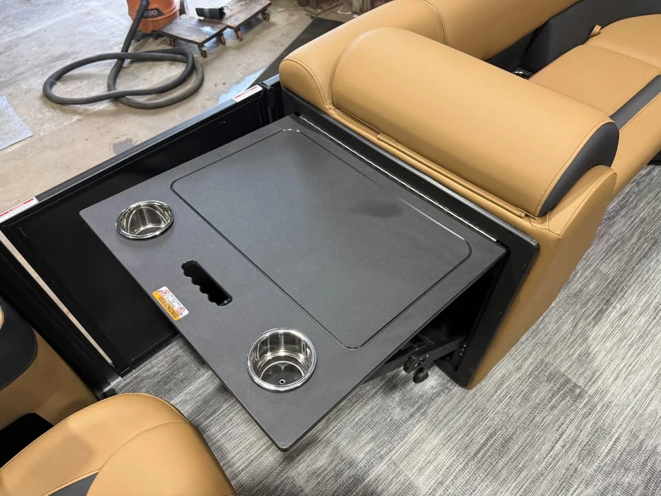 2027 Bentley - Image 16 of 19