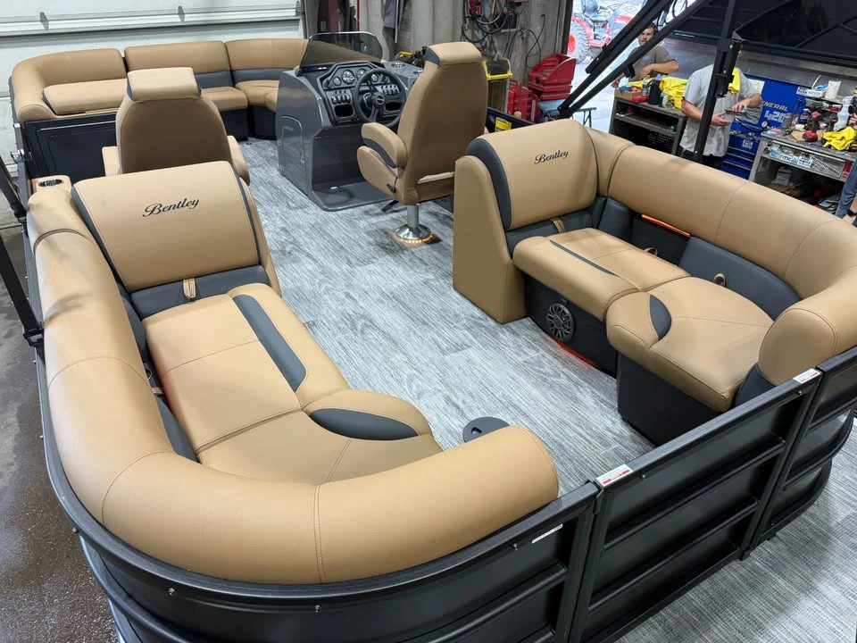 2027 Bentley - Image 15 of 19