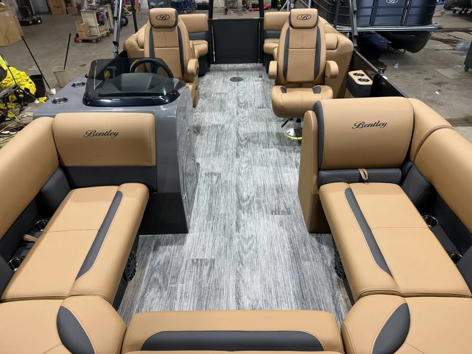 2027 Bentley - Image 7 of 19