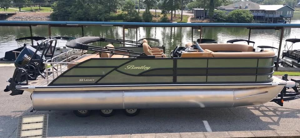 2027 Bentley - Image 2 of 10