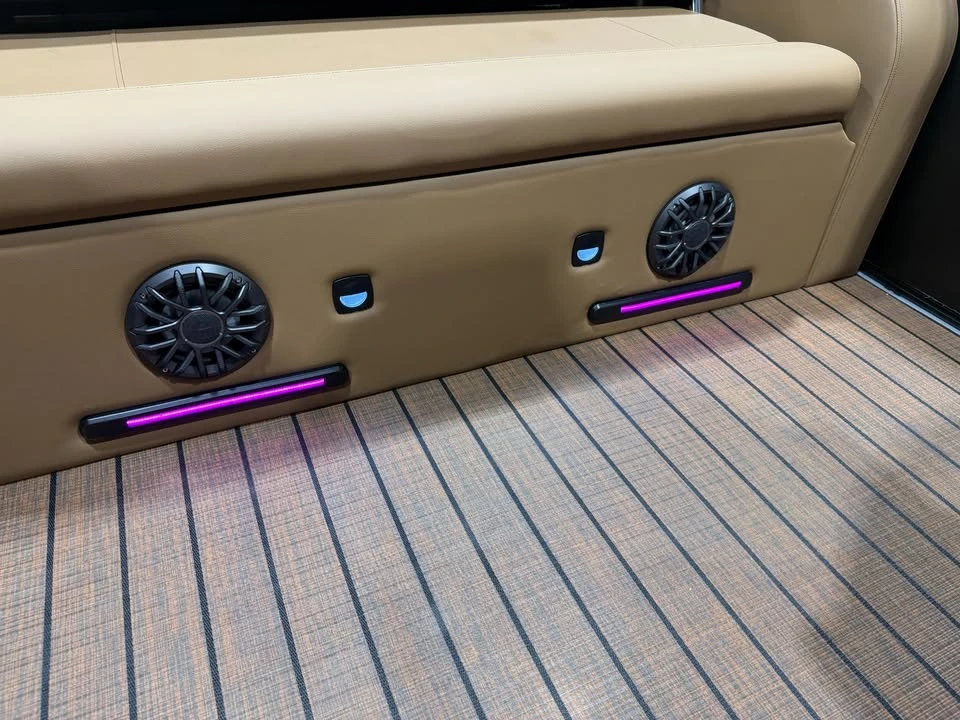 2027 Bentley - Image 16 of 20